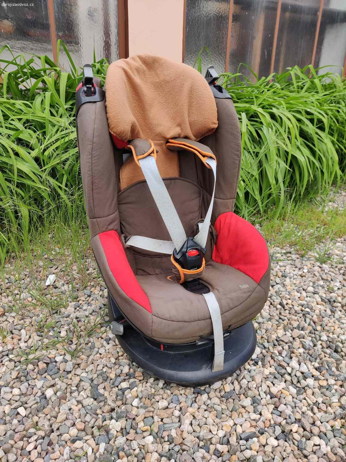 Daruj detske auto sedatko. Maxi cosi připínatelné na bezpecnostni pas. Ne pozkozeny