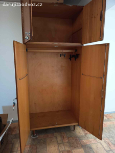 Darujeme skřín´s nástavcem.