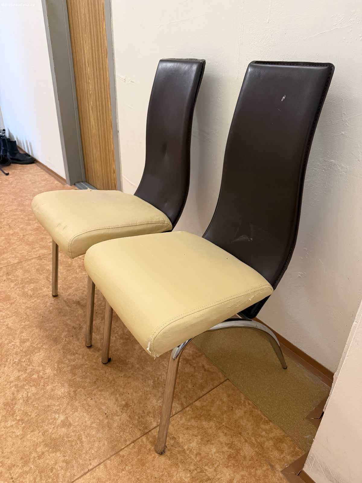 Daruji 2 židle. Používané. Kontakt prosím TELEFONICKY