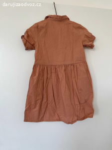 daruji 2x dívčí šaty vel. 122