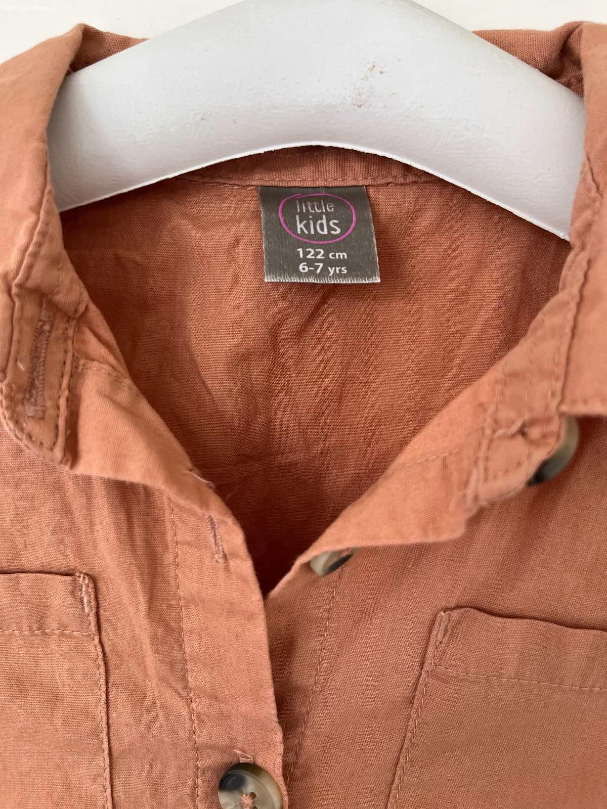 daruji 2x dívčí šaty vel. 122. plátěné šaty v perfektním stavu.
K vyzvednutí pondělí až pátek 9 -16 hod. v Michli
Mohu i zaslat.