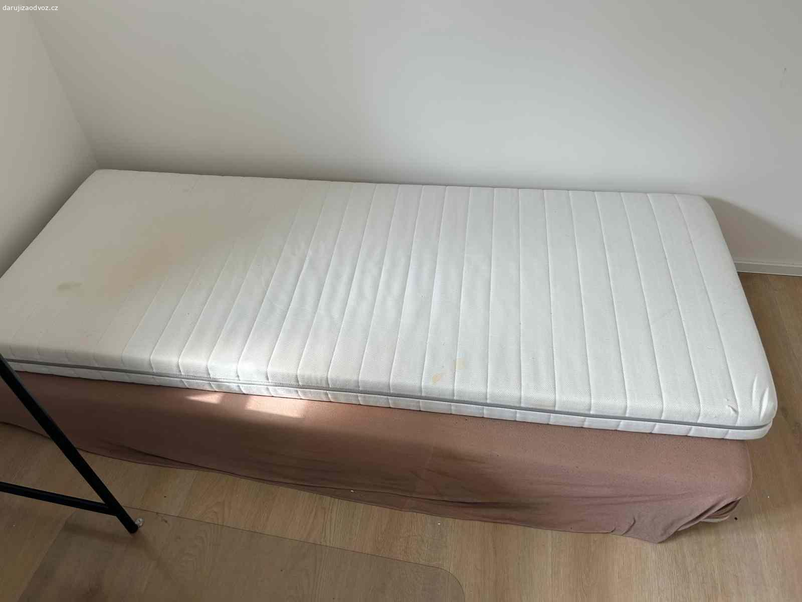 Daruji 3x matrace. 1x 90 x 200 cm
2x 80 x 200 cm
Prosím všechny 3 najednou.
Obal je špinavý, ale nejsou proleželé.
Pouze osobní vyzvednutí na Praze 4, Spořilov
Kdo dřív přijde, ten je má.
Čokoláda udělá radost, není podmínkou (:
