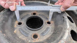 Daruji 4x pneu, 2x i s plechovým diskem