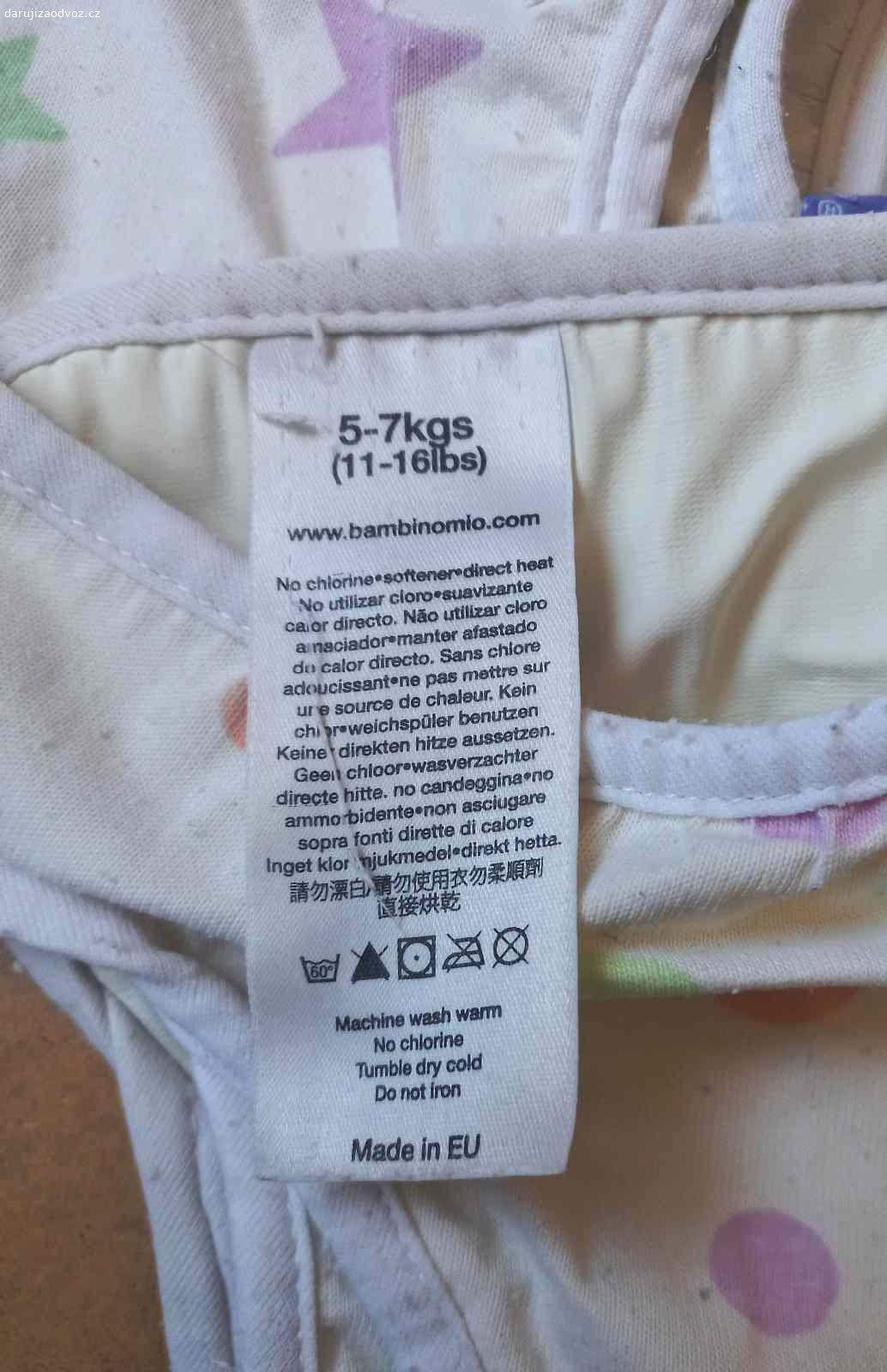 Daruji 5 kusů svrchních plen (5-7 kg). Daruji 5 kusů svrchních plen pro miminka o váze 5 až 7 kg.
Jedná se o 3 kusy svrchních plen značky Bambino mio a 2 kusy svrchních plen značky Gemini basics size S.