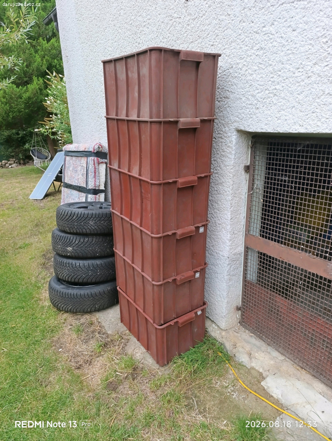 daruji 6 kusů přepravek