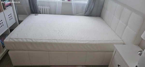Daruji boxspring postel za odvoz