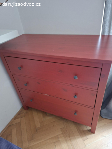 daruji červenou komodu