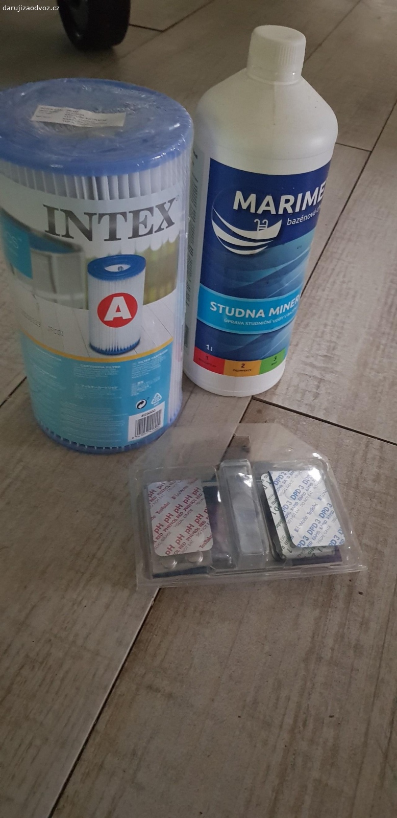 Daruji chemii do bazénu. 1× Marina - úprava studniční vody v bazénu
1× Intex cartrige do filtru k bazénu
1× tester hodnoty pH/chloru