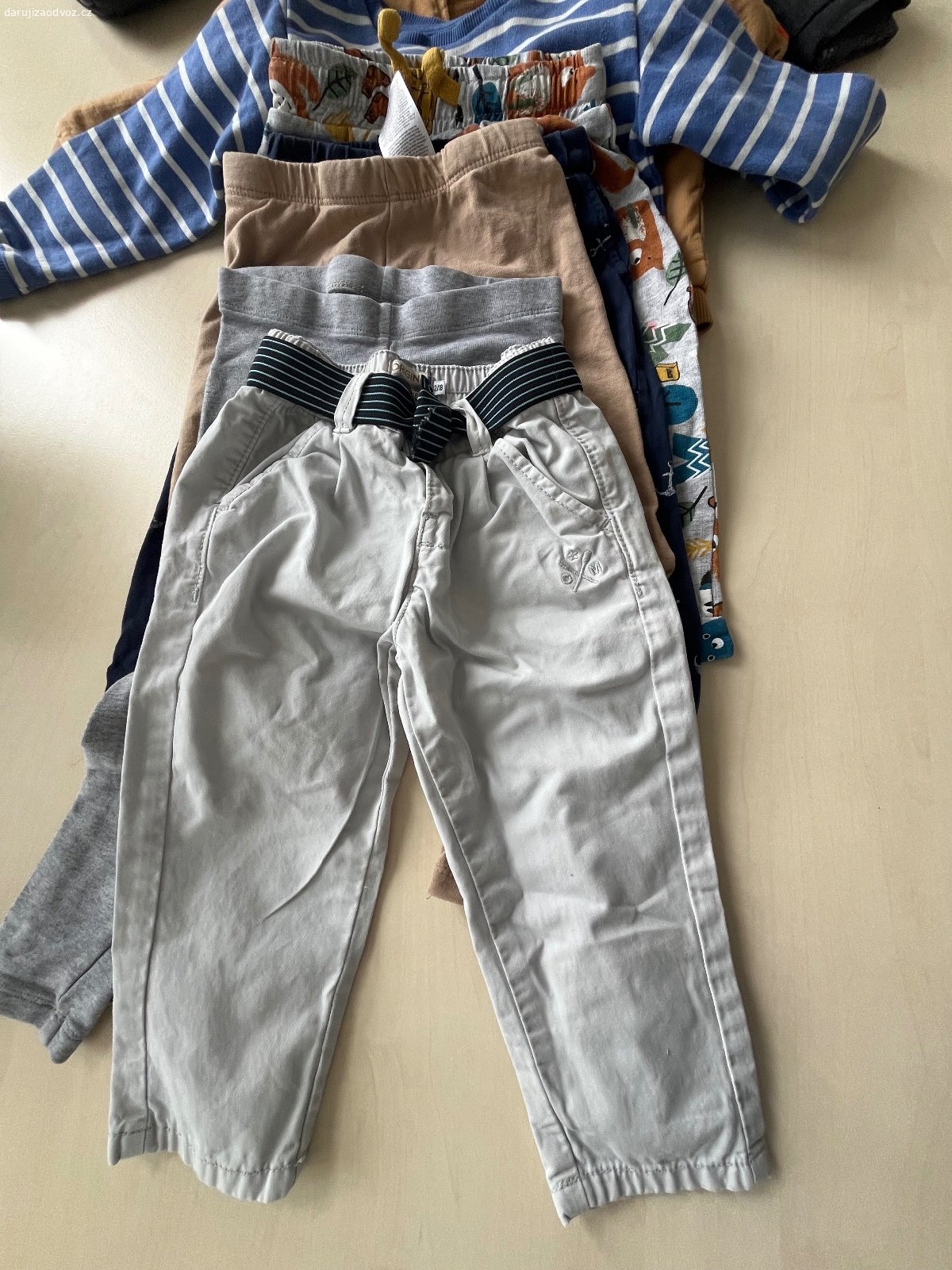 Daruji chlapecké oblečení  80 - 86. Bunda zimní, mikina, kalhoty, tepláky