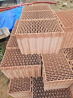 Daruji cihly. Cihla - Wienerberger Porotherm 17.5 cm 175×248×249 mm broušená
20ks 

Cihla - Heluz 44cm
asi 20 ks

Vlastní odvoz
