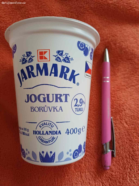 Daruji čisté kelímky od jogurtů