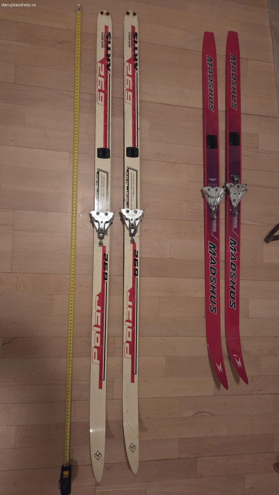 Daruji dětské běžky. Daruji dvoje dětské běžky, délka 116 a 140 cm.