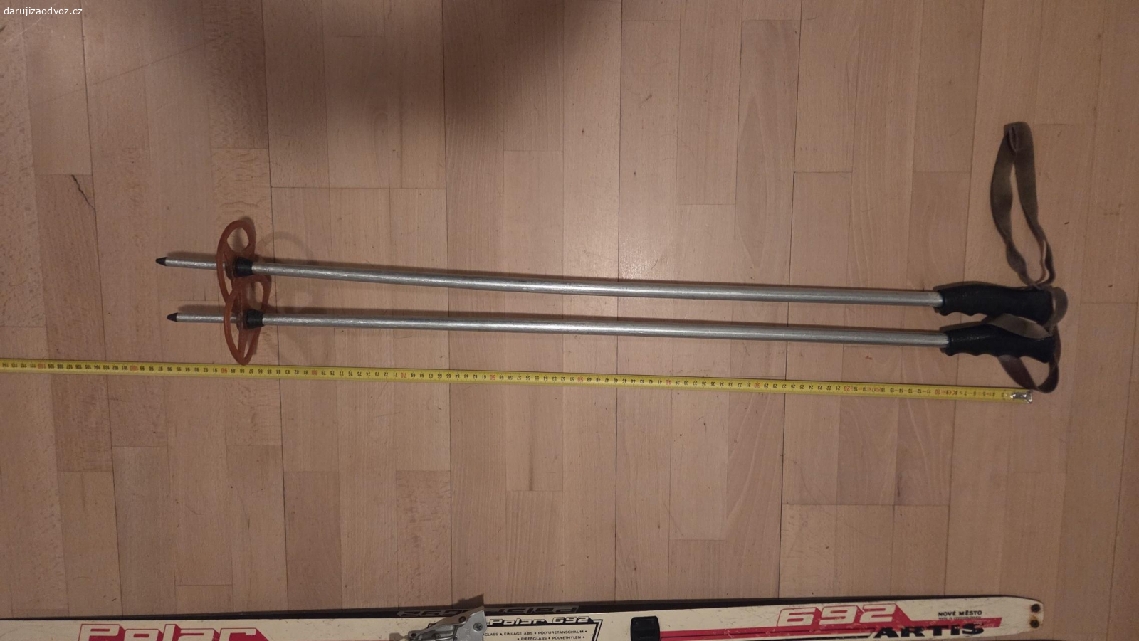 Daruji dětské běžky. Daruji dvoje dětské běžky, délka 116 a 140 cm.