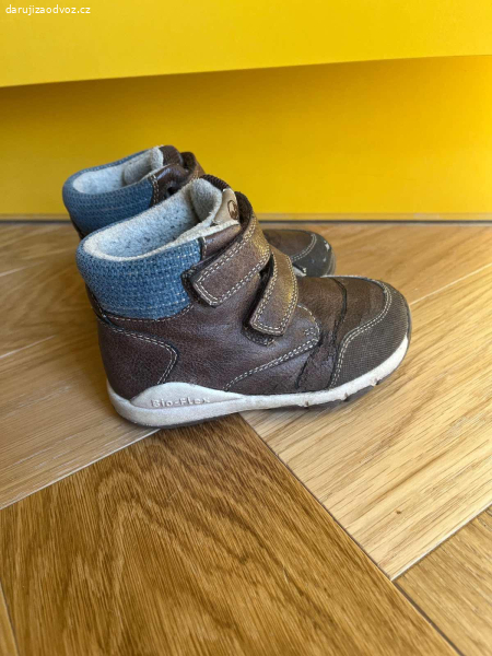 Daruji dětské boty vel. 23