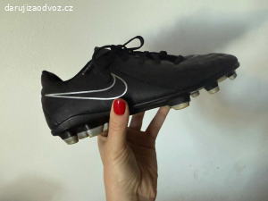 Daruji dětské kopačky vel 36