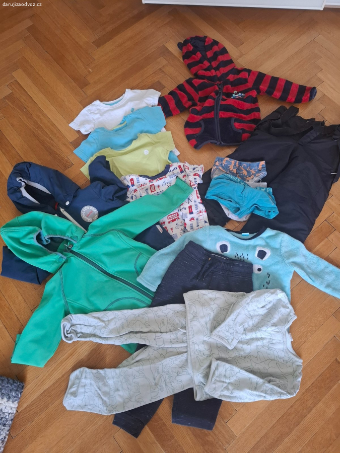 Daruji detske obleceni