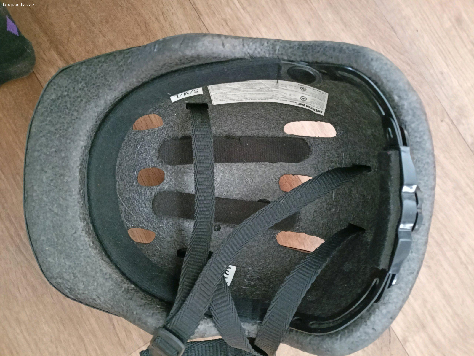 Daruji dětskou helmu. Daruji dětskou helmu, možnost předání Střítež u Jihlavy, Jihlava