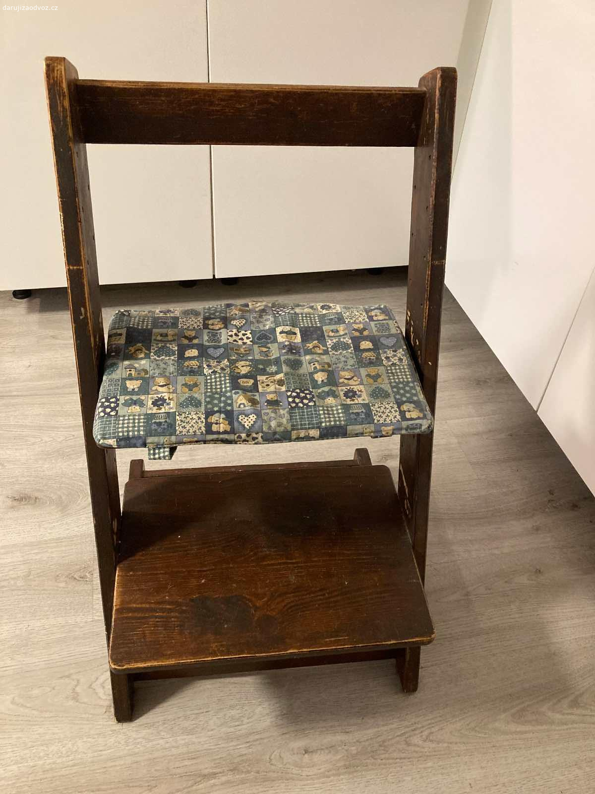Daruji dětskou rostoucí židli. Daruji dětskou rostoucí židli s podsedákem