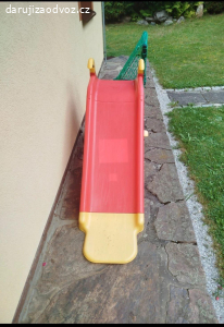 Daruji dětskou skluzavku