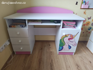 Daruji dětský psací stůl