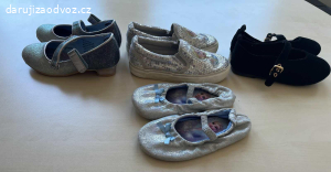 Daruji divci botičky vel.27