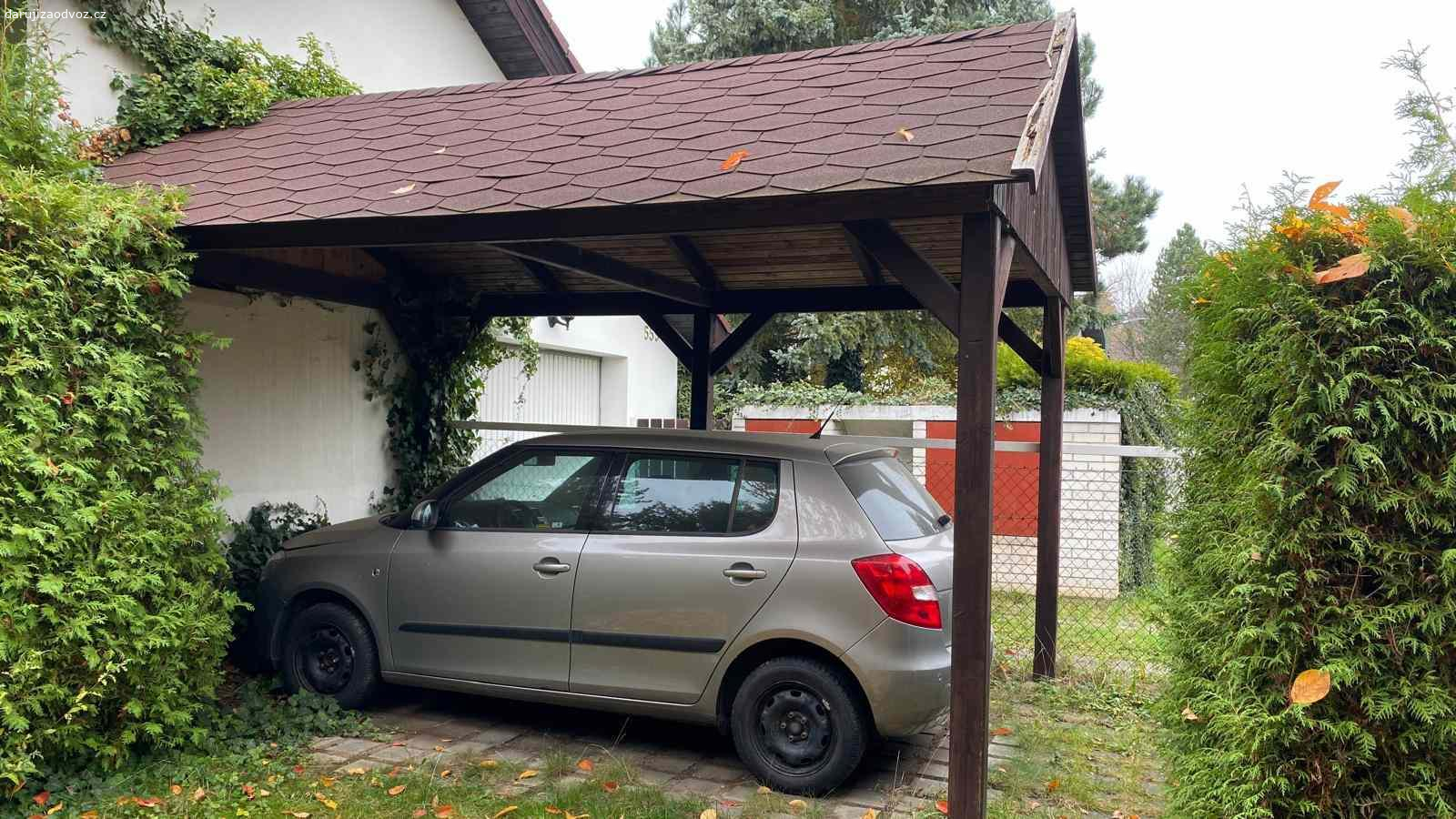 Daruji dřevěný přístřešek pro auto. Za rozebrání a odvoz daruji dřevěný přístřešek pro auto.