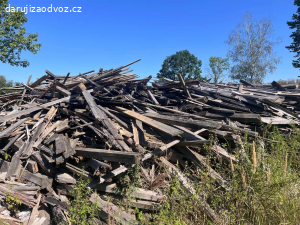 Daruji dřevo z demolice