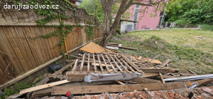 Daruji drevo z demolice