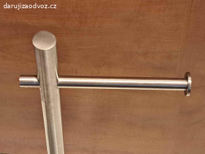 Daruji držák na toaletní papír