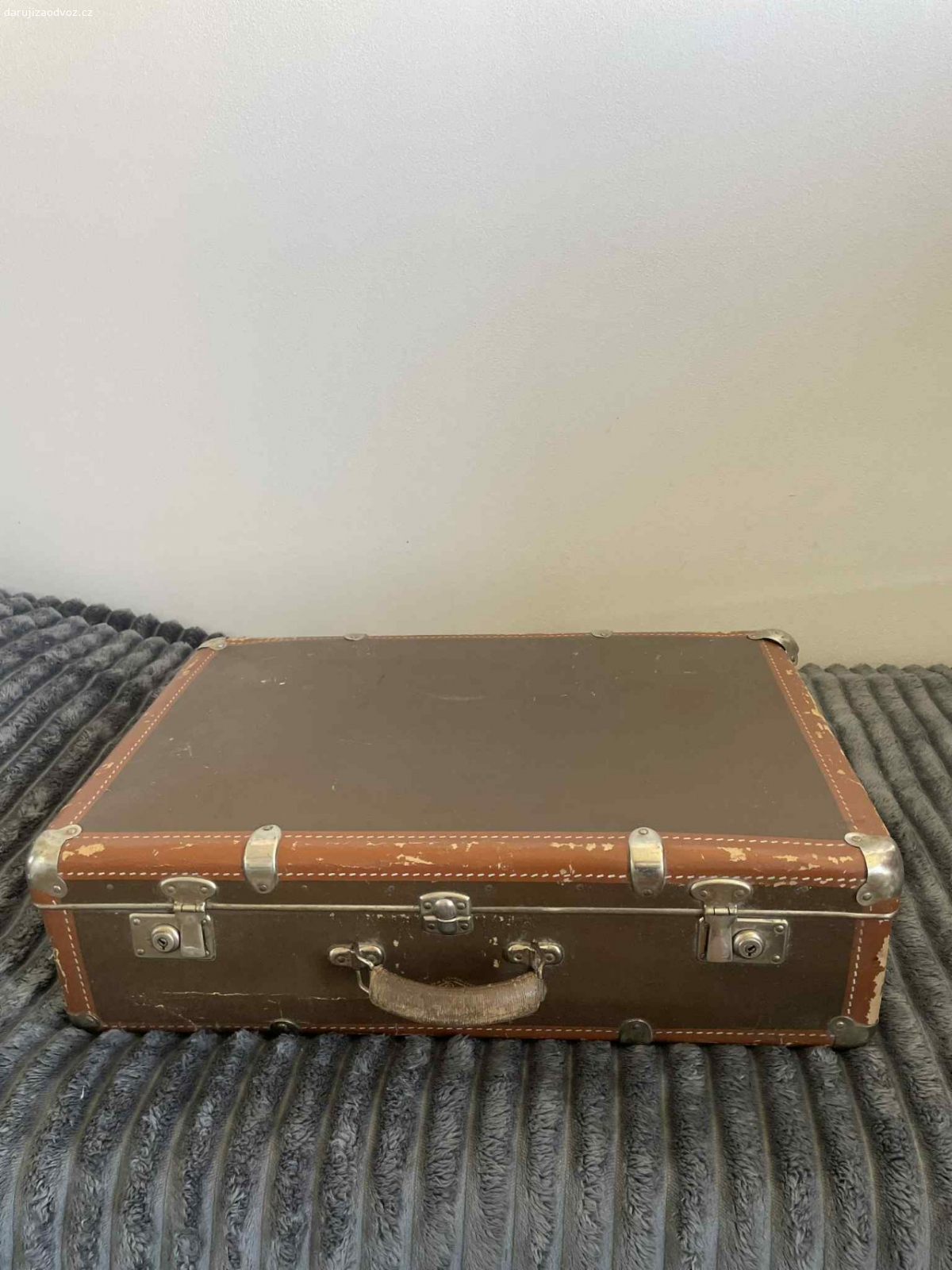 Dva kufry. Vyměním dva kufry za Nescafé créma 300g