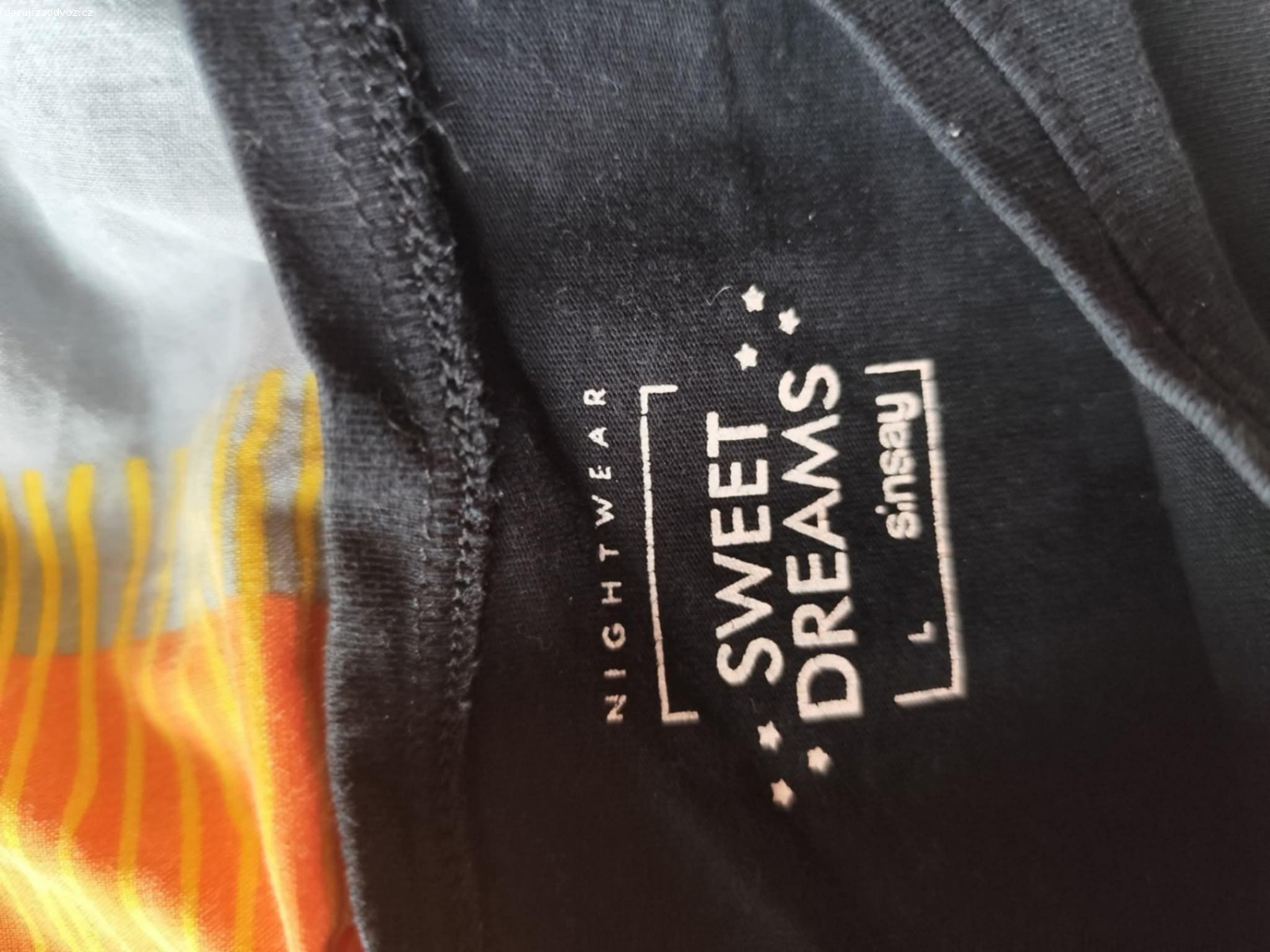 Daruji dvě dámské noční košile. noční košile jsou velikost L