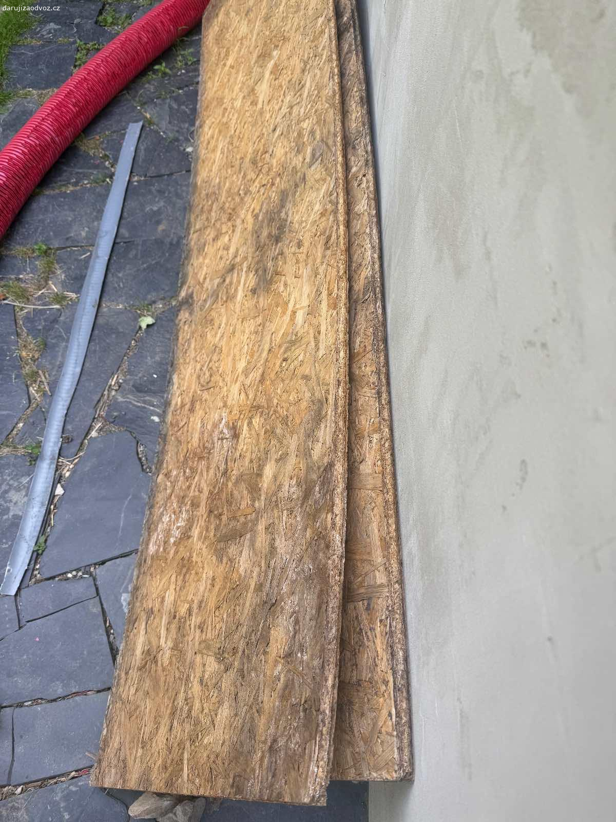 Daruji dvě OSB. Zdravím, daruji dve OSB desky na betonáž nebo něco podobného, jsou tak jak na fotce, třeba ještě někdo využije. K tomu trubku do země.