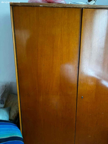 Daruji dvě skříně