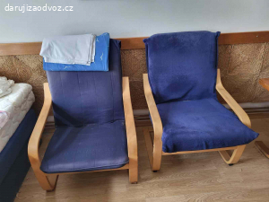 Daruji dvě stará křesla a podnožku