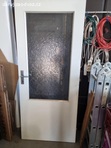 Daruji dveře, ideální na stavbu