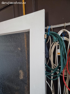 Daruji dveře, ideální na stavbu