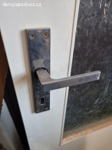 Daruji dveře, ideální na stavbu