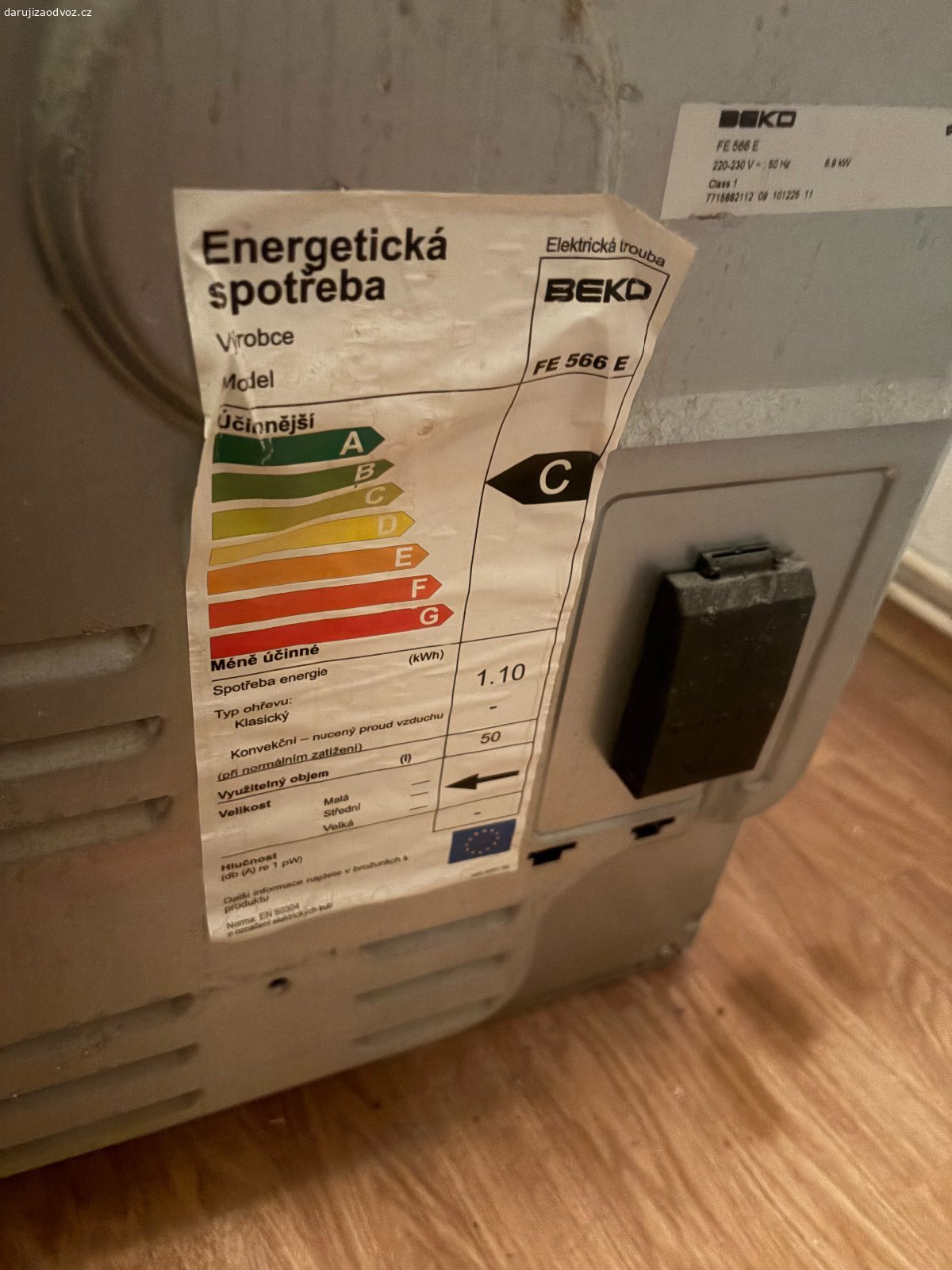 Daruji elektrický sporák s troubou Beko FE 566 E. Daruji za odvoz funkční elektrický sporák s troubou Beko FE 566 E. Sporák má rozměry 60x50x85cm (hxšxv). Starý je přibližně 15let. Málo používaný.