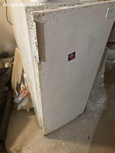 Daruji funkční ledničku s malým mrazákem