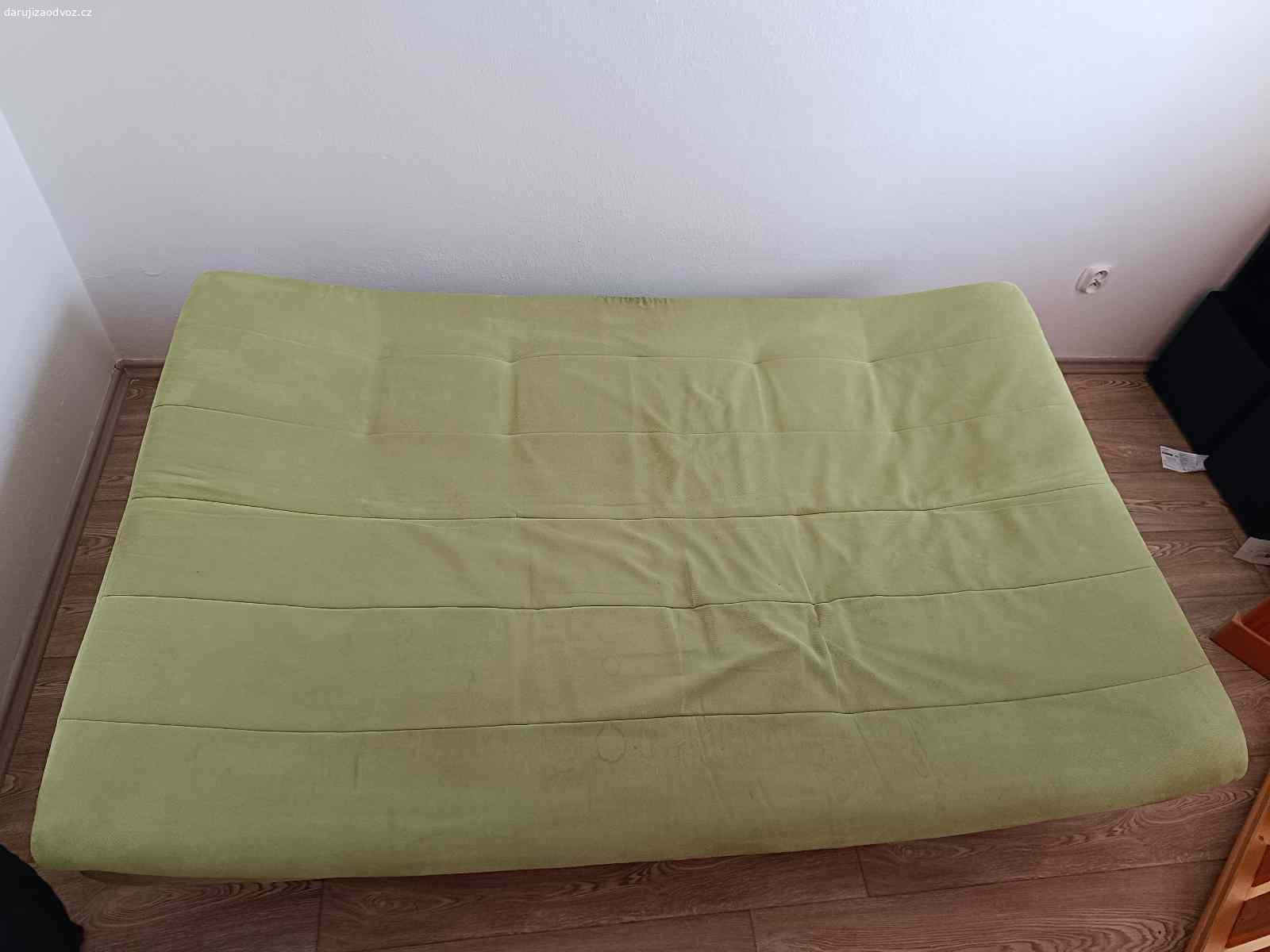 Daruji gauč/postel. Daruji použitý rozkládací gauč - postel 120x190, s pružinami, vhodný do garáže, zkušebny.....