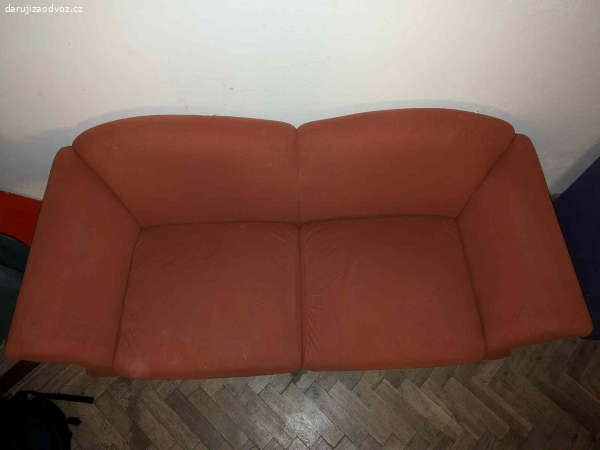 Daruji gauč za odvoz (Holešovice), spěchá