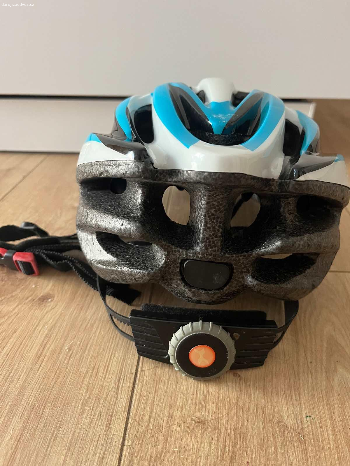 Daruji helmu na kolo. Daruji helmu na kolo. 

Velikost M / 52-57 cm, váha 210 g

Pouze osobní předání - Jesenice u Prahy nebo Praha 4 Brumlovka.