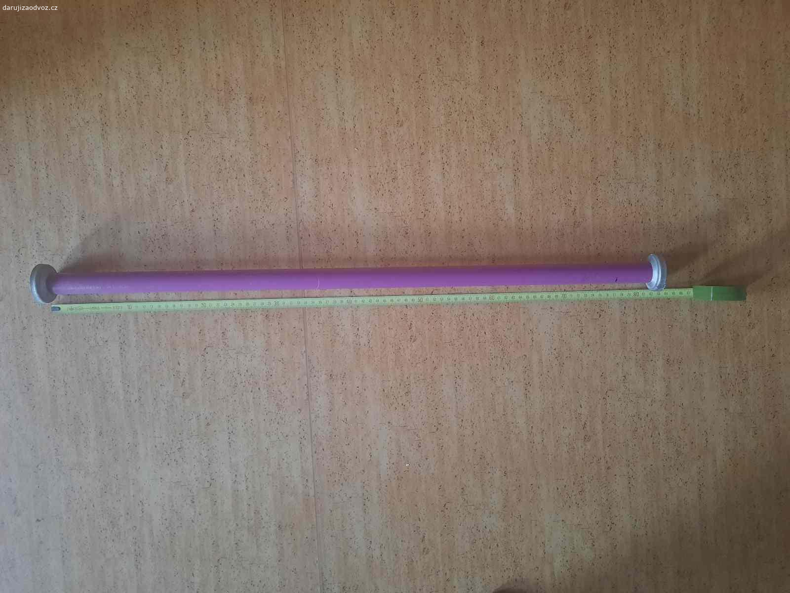 Daruji hrazdu. Šroubovací - mezi futra. V základní poloze šířka 82cm. Možné vysunutí  o 3 cm.