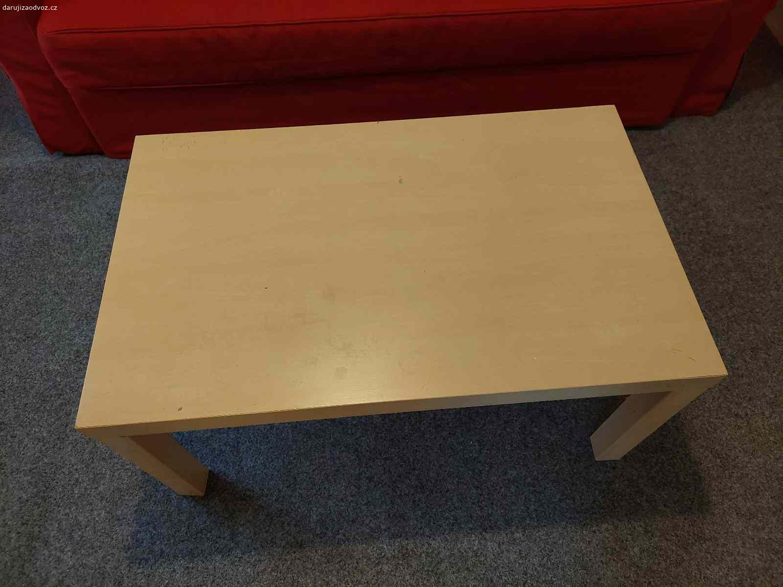 Daruji IKEA konferenční stolek. V 45 x Š 90. Imitace světlé dřevo.