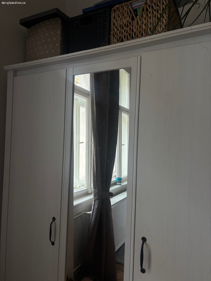 Daruji IKEA skříň