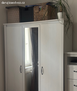 Daruji IKEA skříň