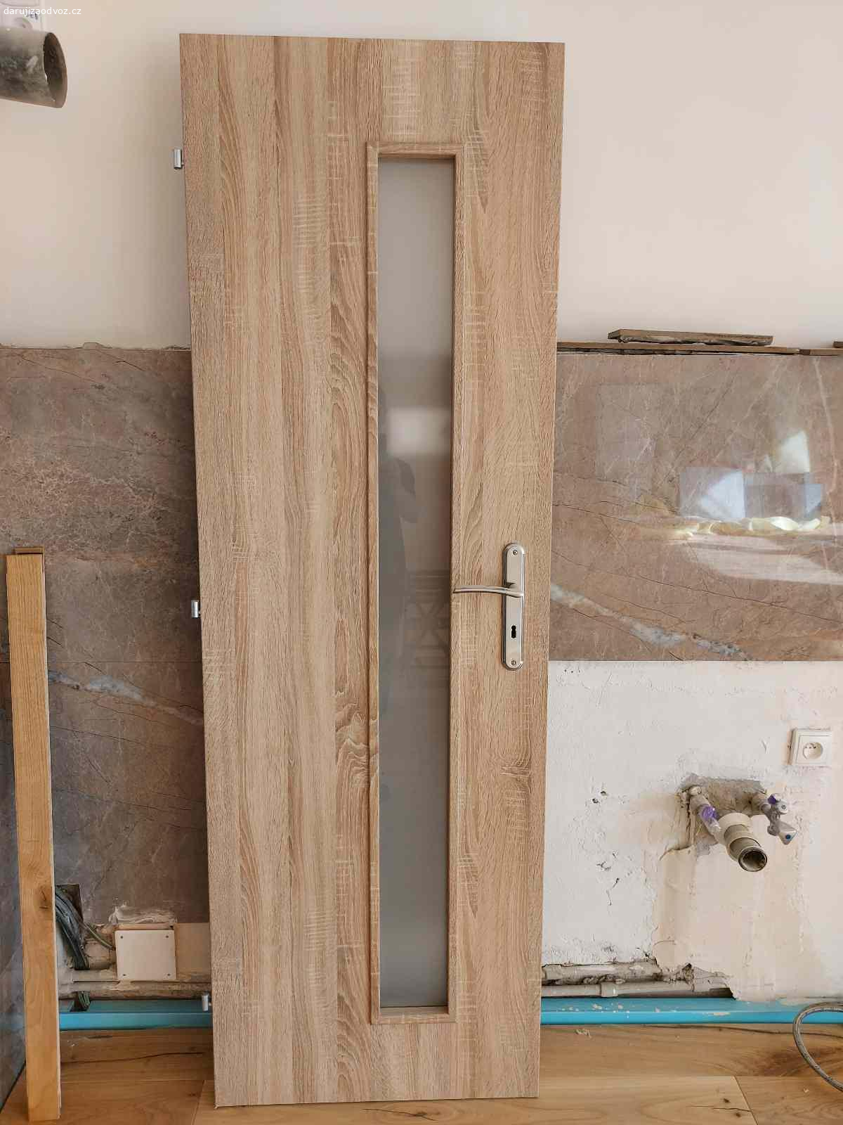 Daruji interiérové dveře. Daruji dveře, zbylé po rekonstrukci bytu.
Velikost levé 620×1950mm,
pravé 720x1943