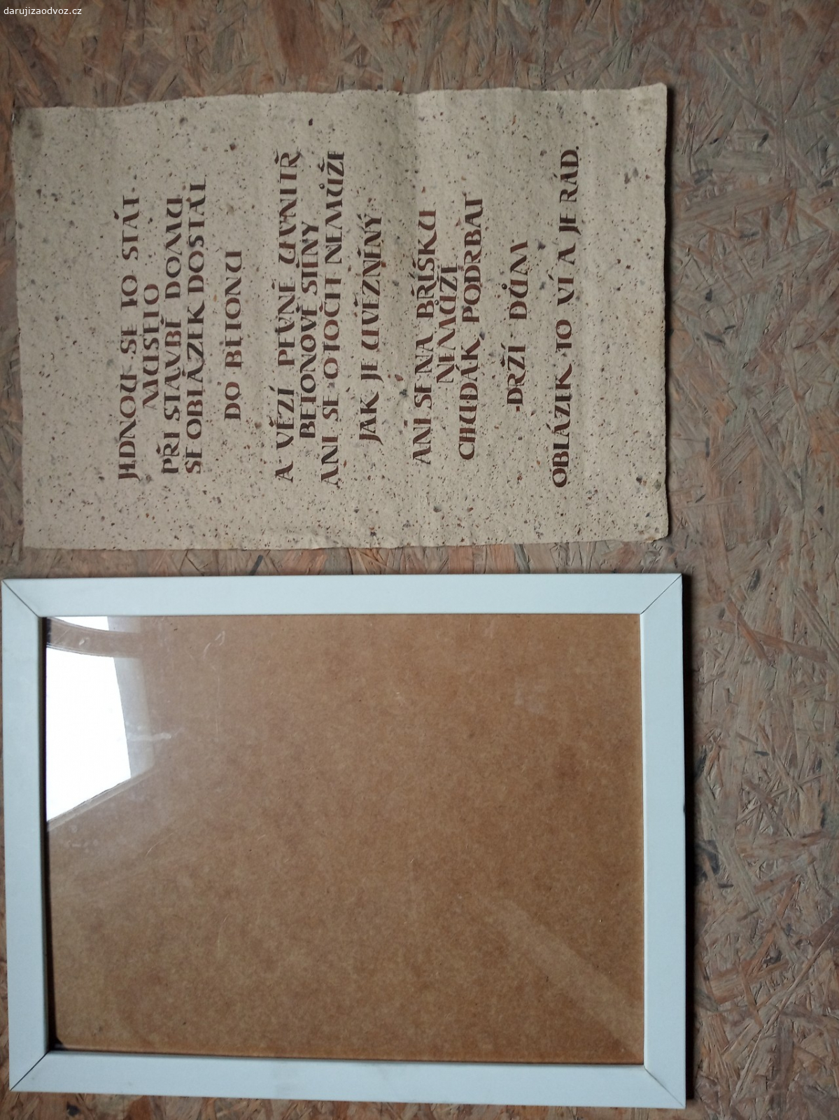 Daruji kaligrafickou báseň. Daruji kaligrafickou báseň psanou na ručním papíře. Volejte, k dispozici jsem mezi 8-18 hodin každý den kromě nedělí. NEZASÍLÁM.