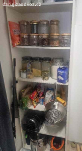 Daruji knihovnu a šatní skríň