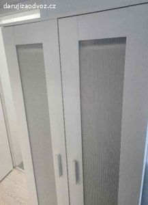 Daruji knihovnu a šatní skríň